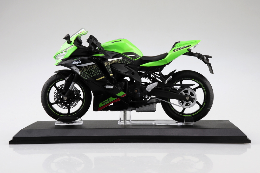 KAWASAKI Ninja ZX-25R (ライムグリーン×エボニー) - AOSHIMA SCALE 