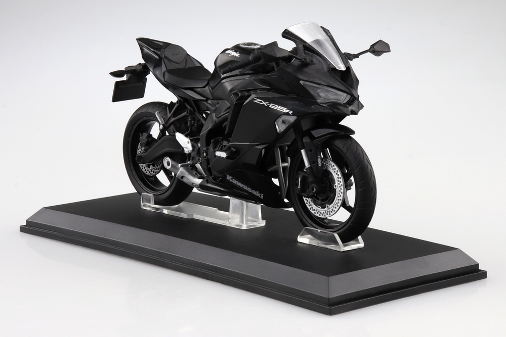 KAWASAKI Ninja ZX-25R (メタリックスパークブラック) - AOSHIMA SCALE