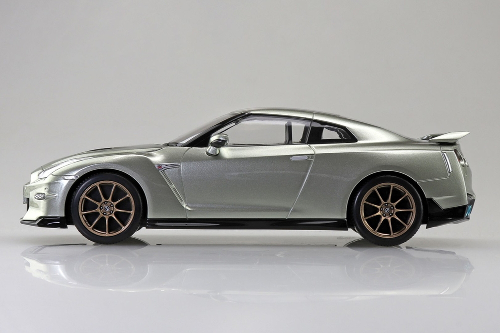 ニッサン R35 NISSAN GT-R 2024(ミレニアムジェイド) - AOSHIMA SCALE