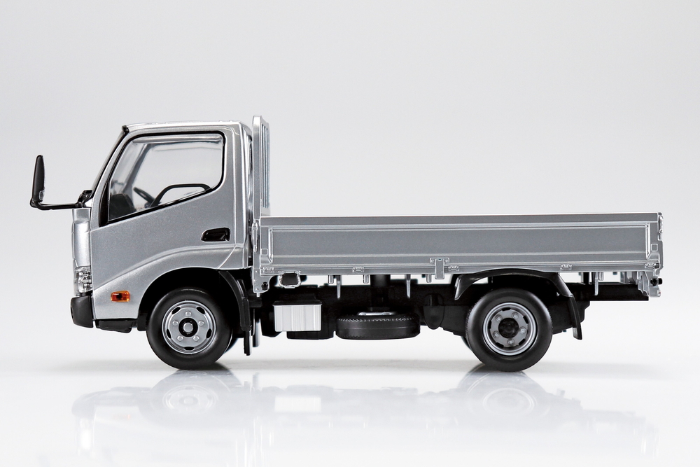 日野 デュトロ 平ボデー(シルバー) - AOSHIMA SCALE MODEL LINEUP